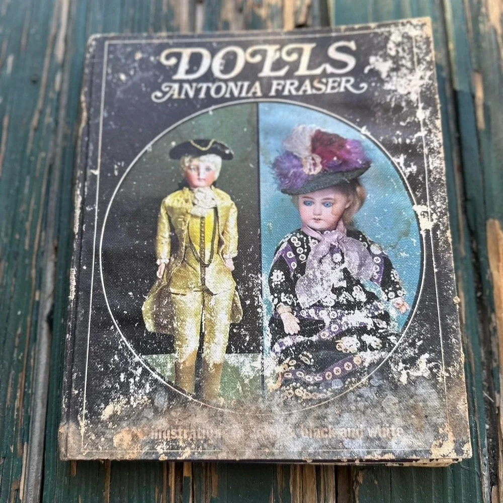 Vintage dolls book‎